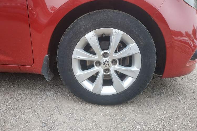 Used MG 3 2013 1.5L AMT Elite Edition Right Front Wheel Hub