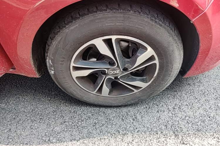 Used MG 3 2013 1.3L AMT Comfort Edition Right Front Wheel Hub