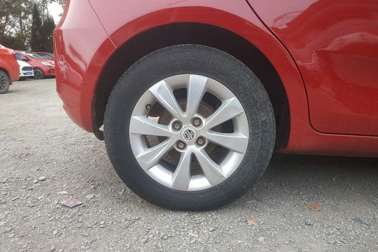 Used MG 3 2013 1.5L AMT Elite Edition Right Rear Wheel Hub