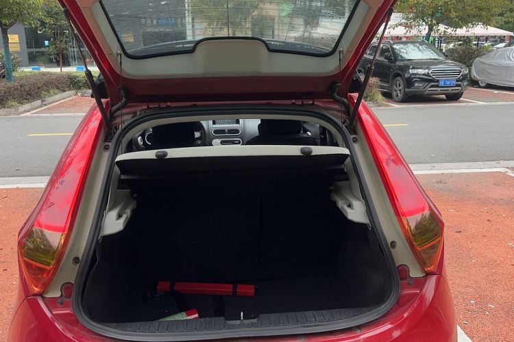 Used MG 3 2013 1.5L AMT Elite Edition Trunk