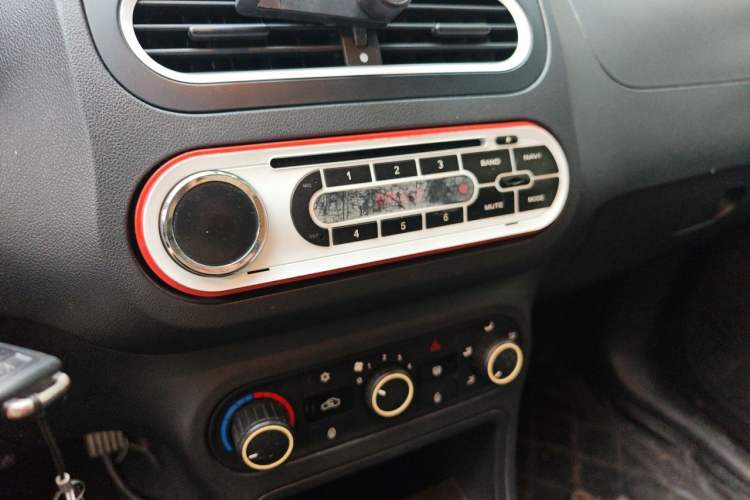 Used MG 3 2013 1.3L Manual Comfort Edition Audio And AC Panel