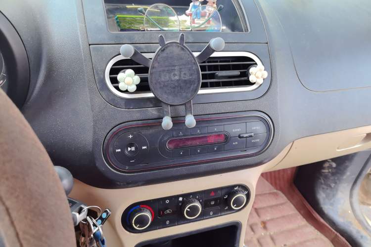 Used MG 3 2013 1.5L Manual Value Edition Audio And AC Panel
