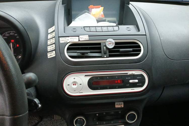 Used MG 3 2013 1.5L AMT Elite Edition Audio And AC Panel