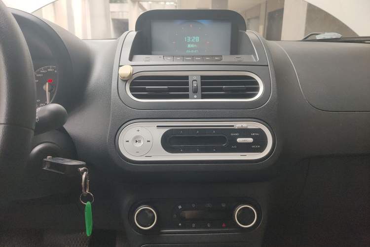 Used MG 3 2013 1.5L AMT Elite Edition Audio And AC Panel