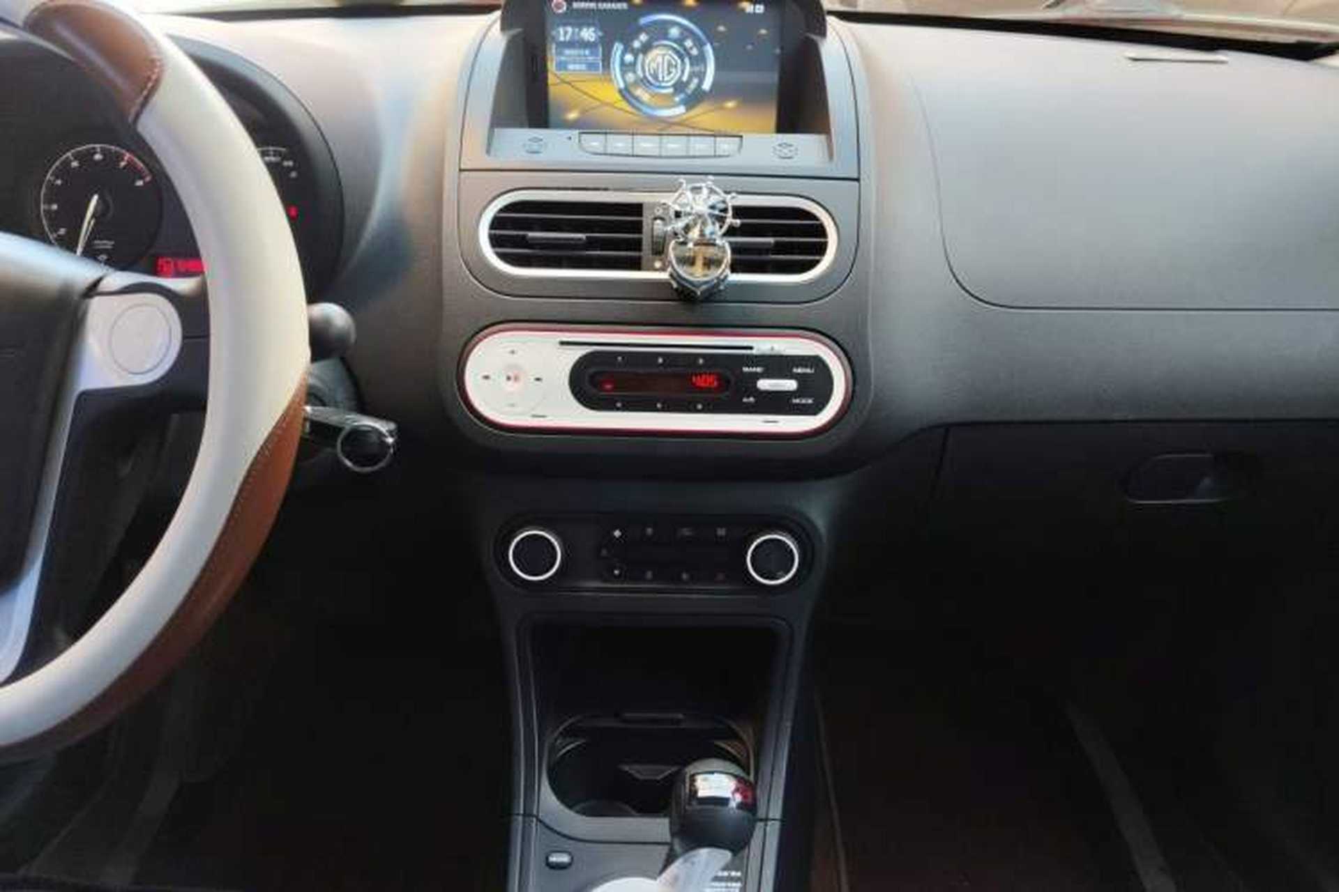 Used MG 3 2013 1.5L AMT Elite Edition Audio And AC Panel