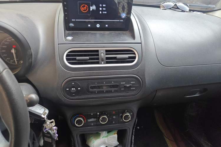 Used MG 3 2013 1.3L AMT Comfort Edition Audio And AC Panel