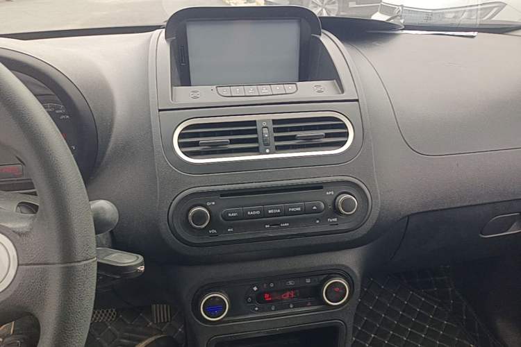 Used MG 3 2013 1.5L AMT Elite Edition Audio And AC Panel