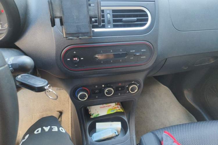 Used MG 3 2013 1.5L Manual Value Edition Audio And AC Panel