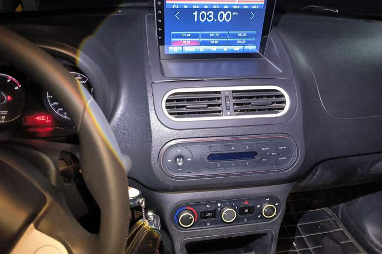 Used MG 3 2013 1.5L Manual Value Edition Audio And AC Panel