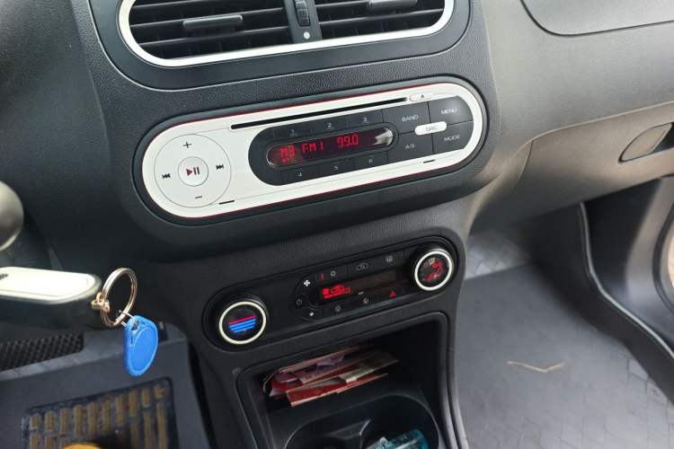 Used MG 3 2013 1.5L AMT Elite Edition Audio And AC Panel