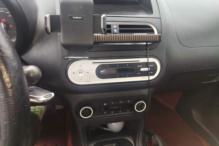 Used MG 3 2013 1.5L AMT Elite Edition Audio And AC Panel