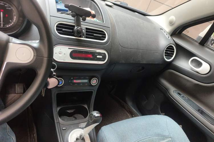 Used MG 3 2013 1.5L AMT Elite Edition Audio And AC Panel
