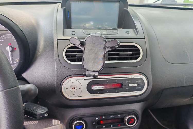 Used MG 3 2013 1.5L AMT Elite Edition Audio And AC Panel