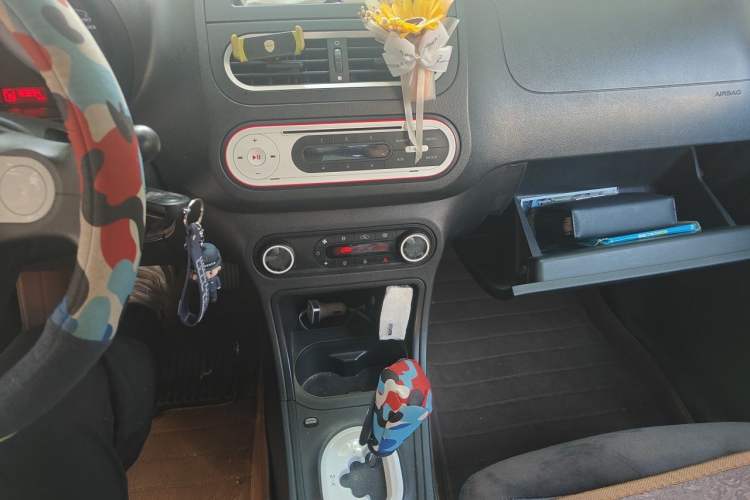 Used MG 3 2013 1.5L AMT Elite Edition Audio And AC Panel