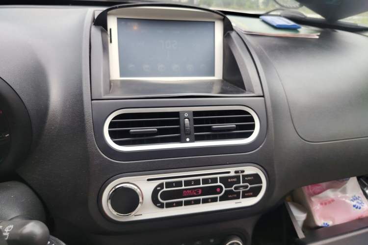 Used MG 3 2013 1.5L AMT Elite Edition Audio And AC Panel