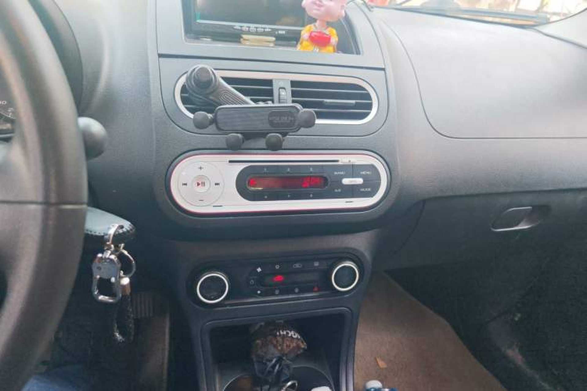 Used MG 3 2013 1.5L AMT Elite Edition Audio And AC Panel