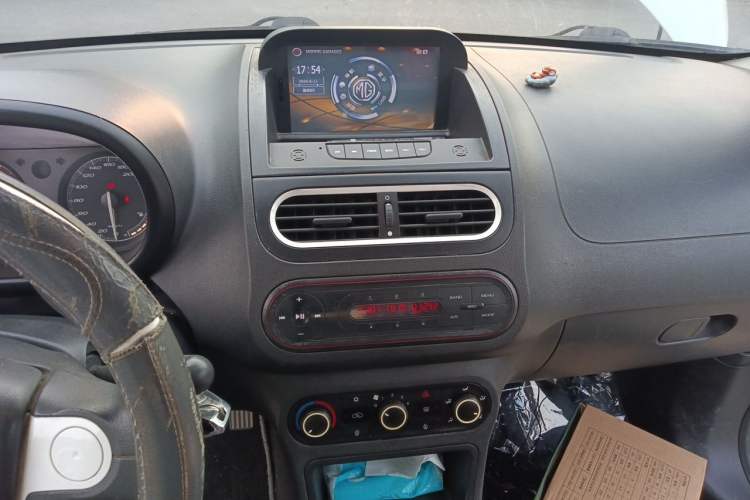 Used MG 3 2013 1.3L AMT Comfort Edition Audio And AC Panel