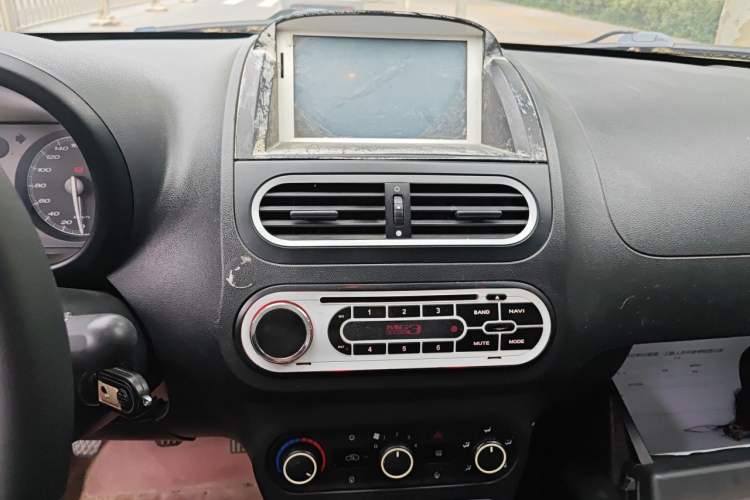 Used MG 3 2013 1.3L Manual Comfort Edition Audio And AC Panel