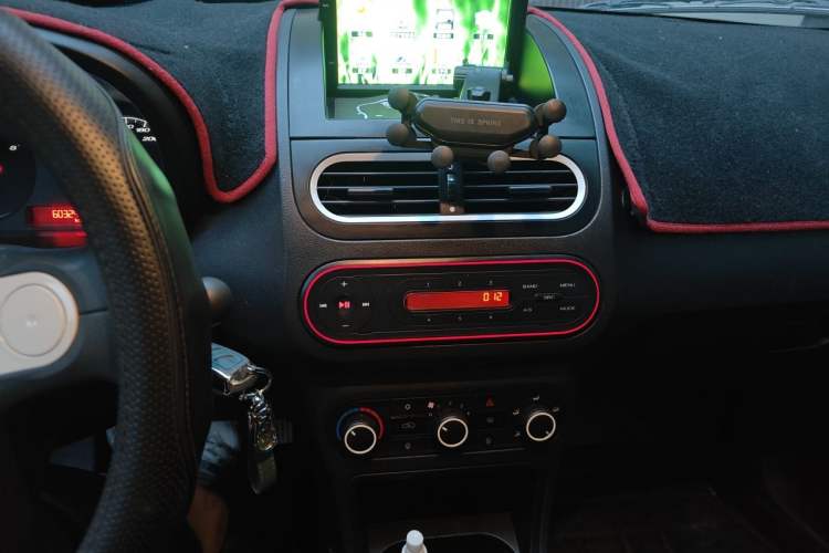 Used MG 3 2013 1.3L Manual Comfort Edition Audio And AC Panel