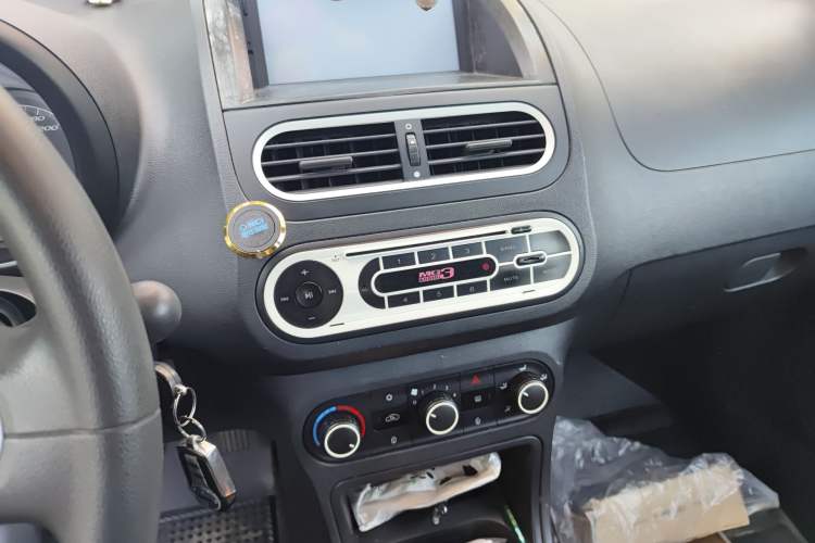 Used MG 3 2013 1.3L Manual Comfort Edition Audio And AC Panel