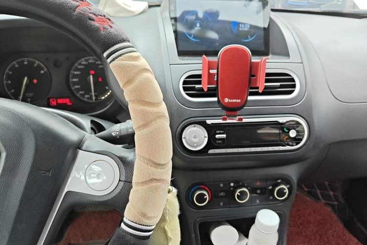 Used MG 3 2013 1.3L AMT Comfort Edition Audio And AC Panel