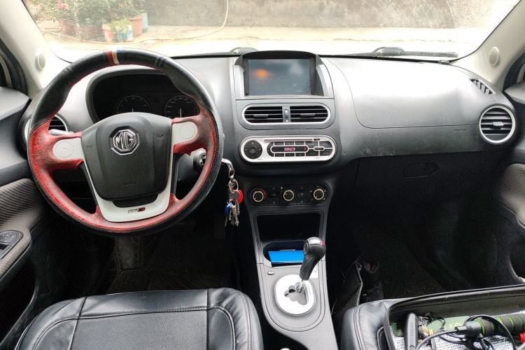 Used MG 3 2013 1.3L AMT Comfort Edition Center Console