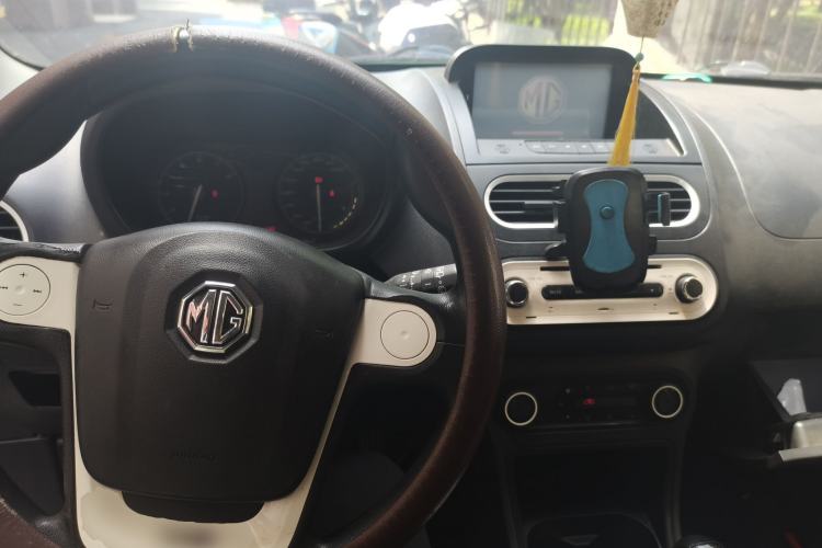 Used MG 3 2013 1.5L AMT Elite Edition Center Console