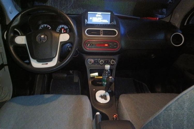 Used MG 3 2013 1.3L AMT Comfort Edition Center Console