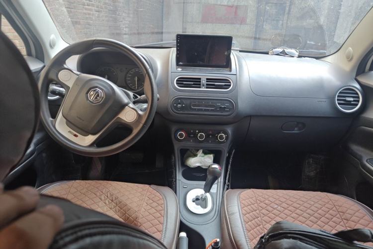 Used MG 3 2013 1.3L AMT Comfort Edition Center Console