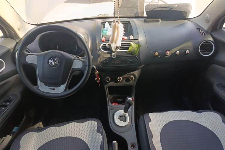 Used MG 3 2013 1.3L AMT Comfort Edition Center Console