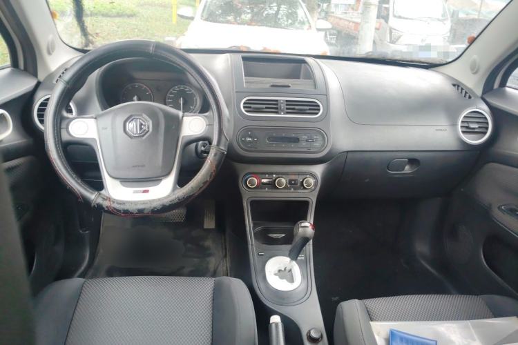 Used MG 3 2013 1.3L AMT Comfort Edition Center Console