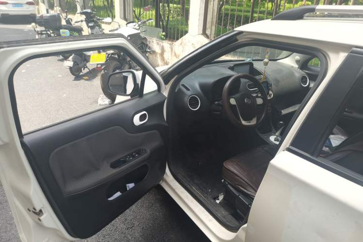 Used MG 3 2013 1.5L AMT Elite Edition Driver Seat