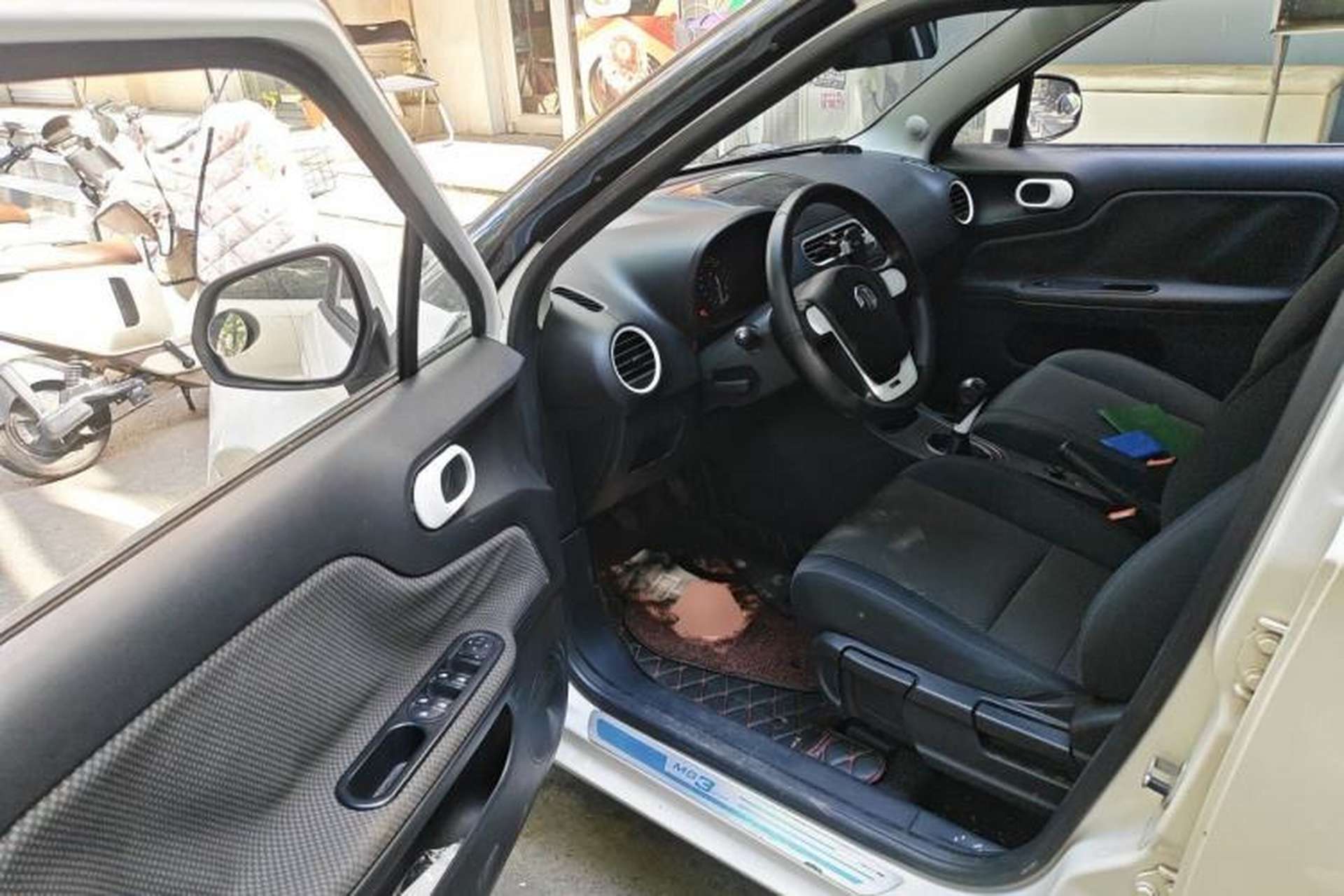 Used MG 3 2013 1.5L Manual Value Edition Driver Seat