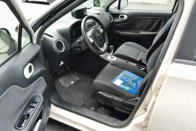 Used MG 3 2013 1.5L AMT Elite Edition Driver Seat