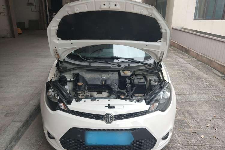 Used MG 3 2013 1.5L AMT Elite Edition Engine Bay