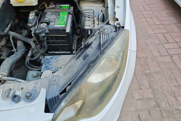 Used MG 3 2013 1.5L AMT Elite Edition Engine Bay Left