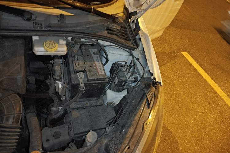 Used MG 3 2013 1.5L AMT Elite Edition Engine Bay Left