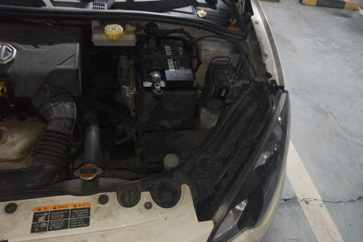 Used MG 3 2013 1.5L AMT Elite Edition Engine Bay Left