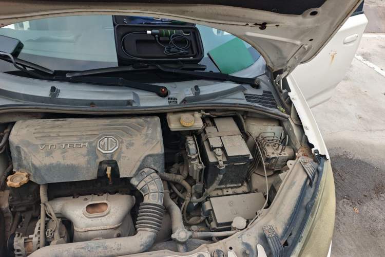 Used MG 3 2013 1.5L AMT Elite Edition Engine Bay Left