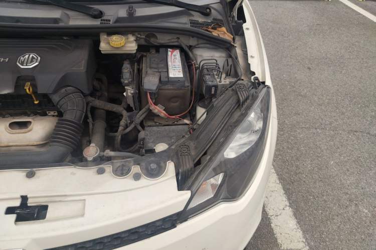 Used MG 3 2013 1.5L AMT Elite Edition Engine Bay Left