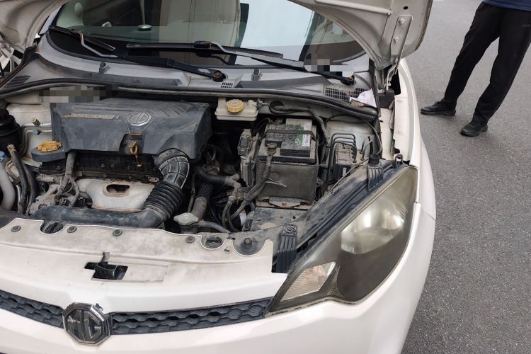 Used MG 3 2013 1.5L AMT Elite Edition Engine Bay Left