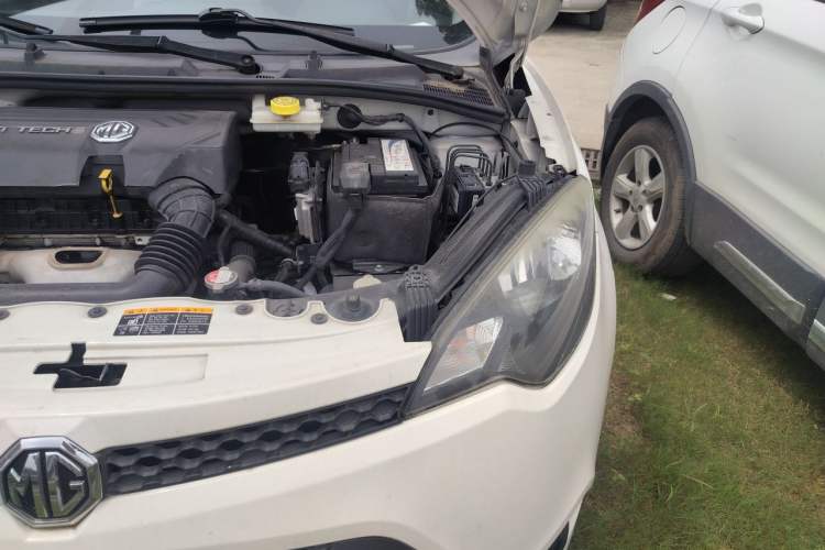 Used MG 3 2013 1.5L AMT Elite Edition Engine Bay Left