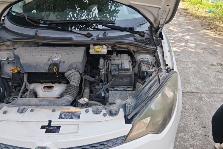 Used MG 3 2013 1.5L AMT Elite Edition Engine Bay Left