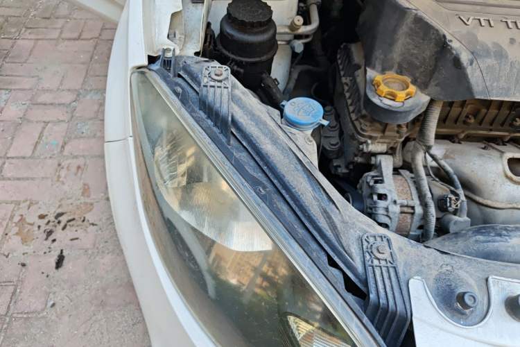 Used MG 3 2013 1.5L AMT Elite Edition Engine Bay Right