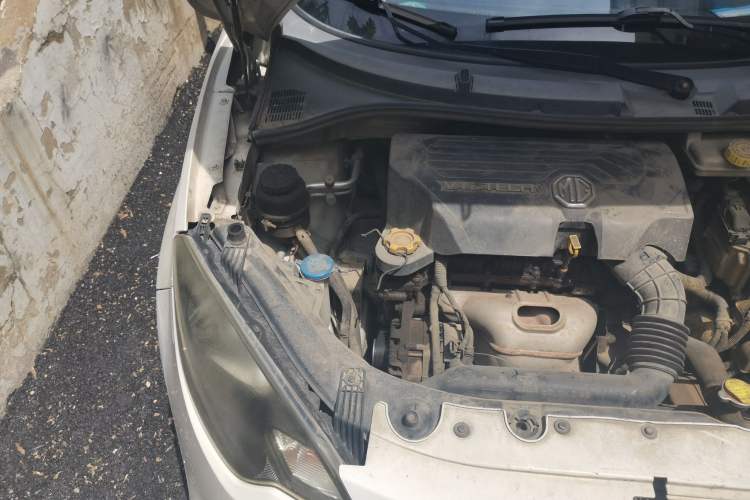 Used MG 3 2013 1.5L AMT Elite Edition Engine Bay Right