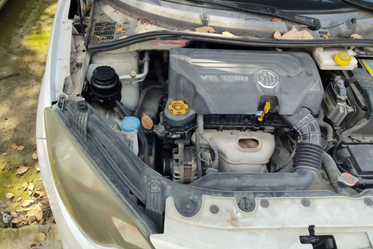 Used MG 3 2013 1.5L AMT Elite Edition Engine Bay Right