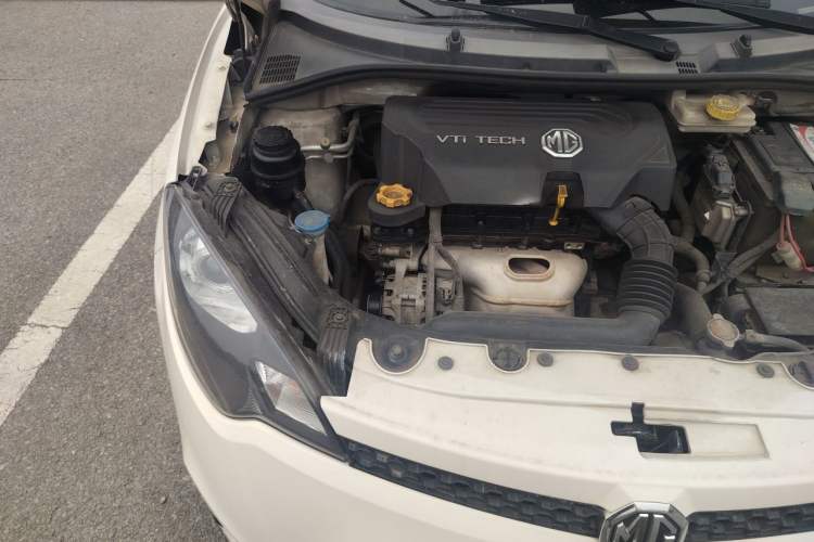 Used MG 3 2013 1.5L AMT Elite Edition Engine Bay Right