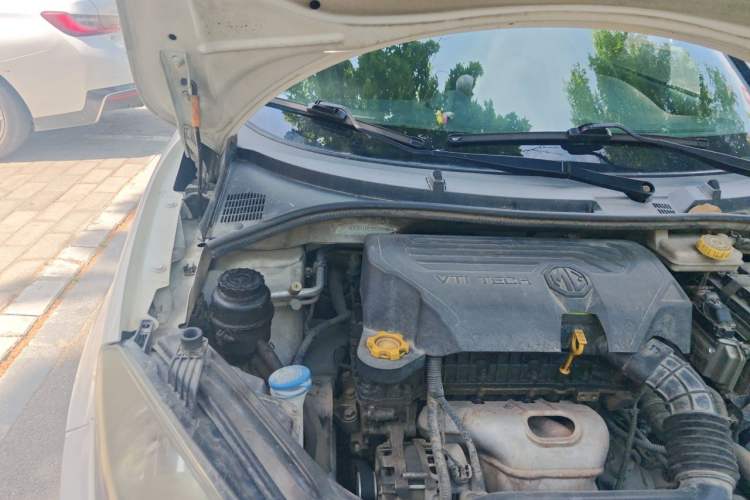 Used MG 3 2013 1.5L AMT Elite Edition Engine Bay Right