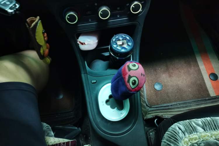 Used MG 3 2013 1.3L AMT Comfort Edition Gear Lever