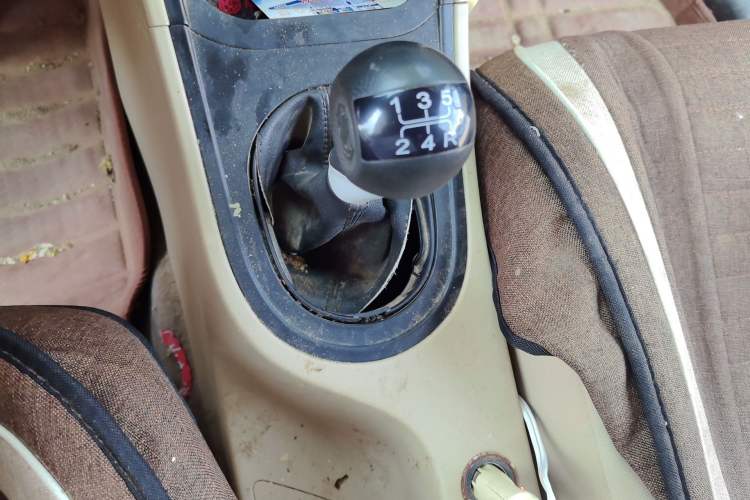 Used MG 3 2013 1.5L Manual Value Edition Gear Lever
